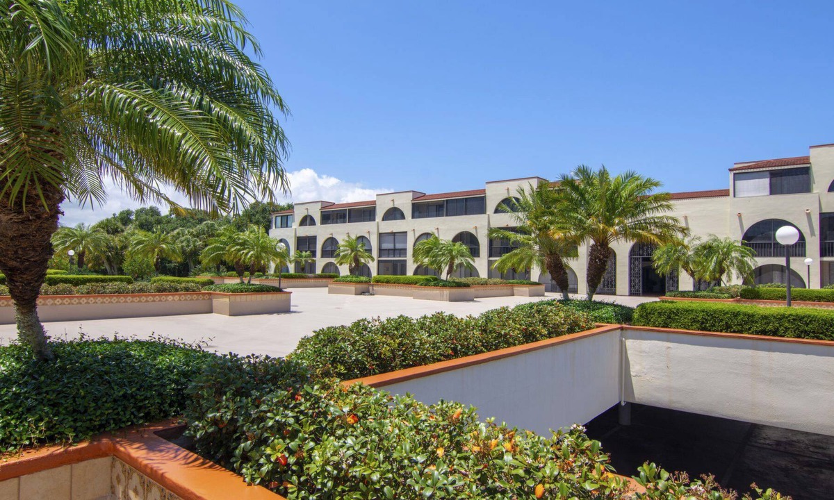 Indian River Shores Condo | Remodeled Beach Condo