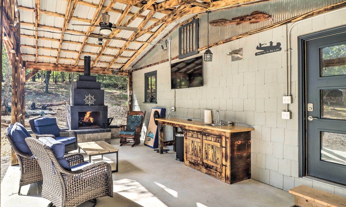 Elizabeth Cabin | Remodeled Cabin w/Fire Pit on Norfork Lake!