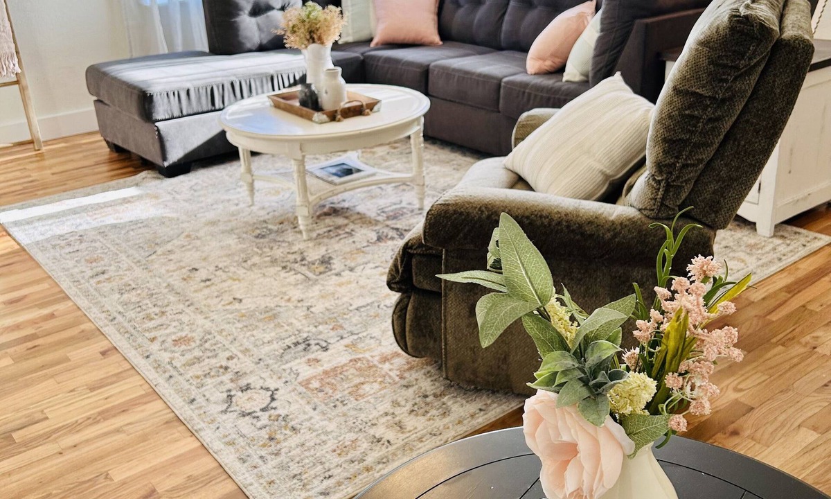 Albany House | Remodeled, cozy, vintage charmer