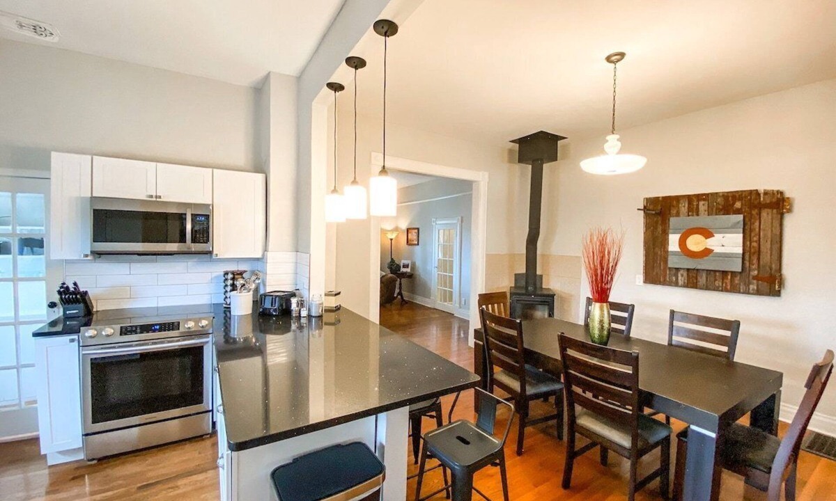 Old North End House | Remodeled Estate | Sleeps 10 | Pet Friendly