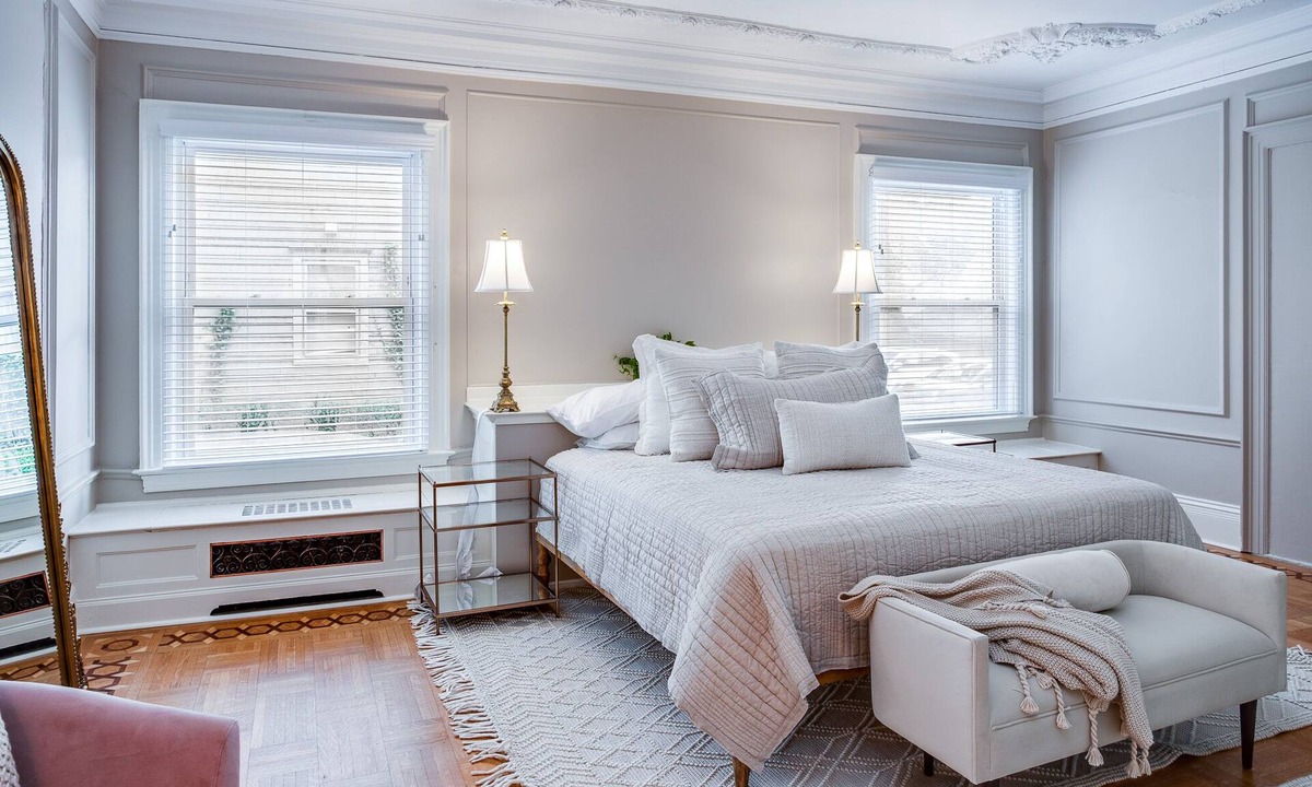 East Avenue House | Remodeled Historical Unit With King Bed Walking Distance To Many Attractions!