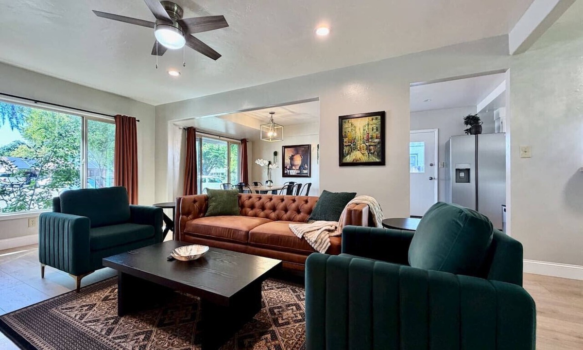 West Sacramento House | Remodeled Minutes to Sutter Park & Golden One