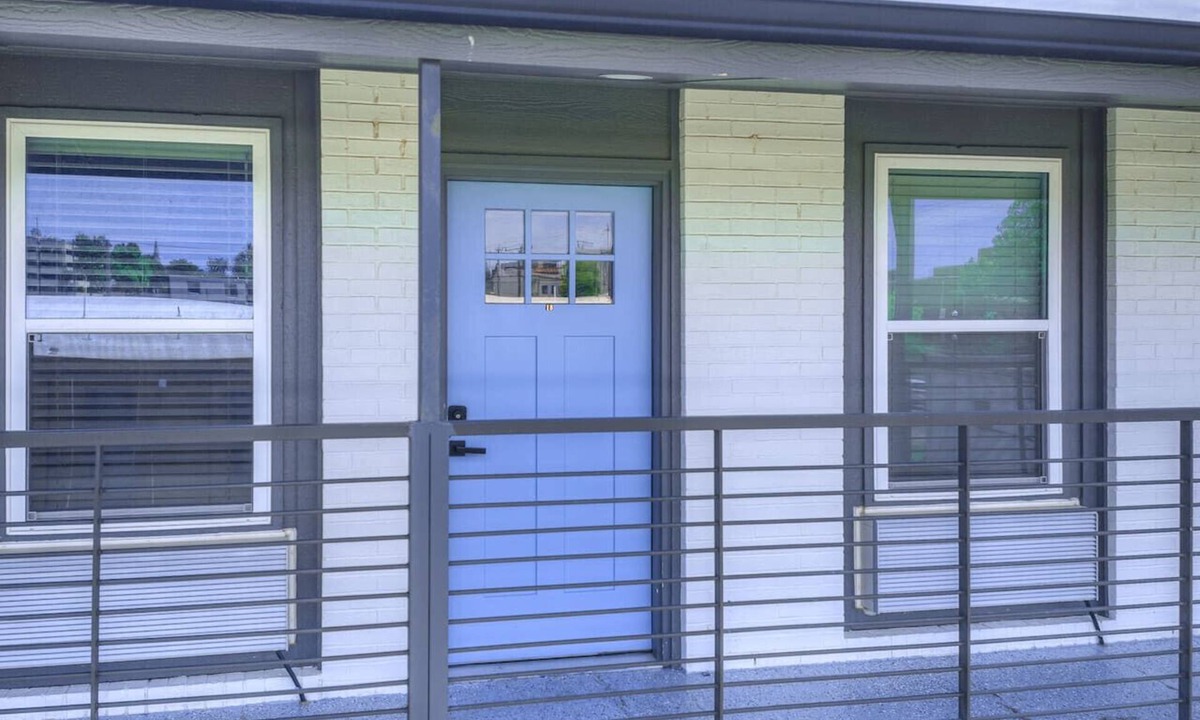 Midtown Apartment | Remodeled Modern 1 Bed