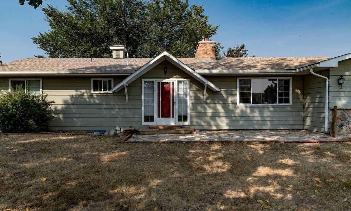Lander House | Remodeled Mountain Retreat with Hot Tub and Scenic Views Near Trails in Lander, Wyoming