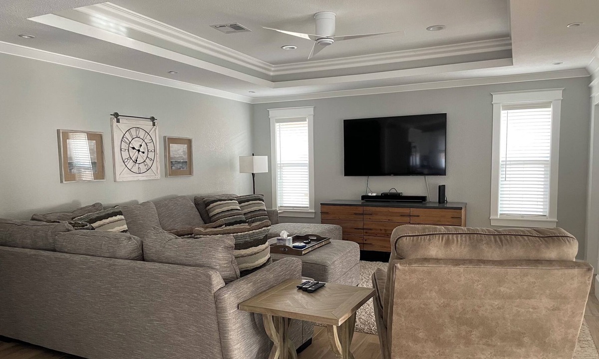 Moovalya Keys House | Remodeled Parker Home 60ft Private Parking and 54' Dock