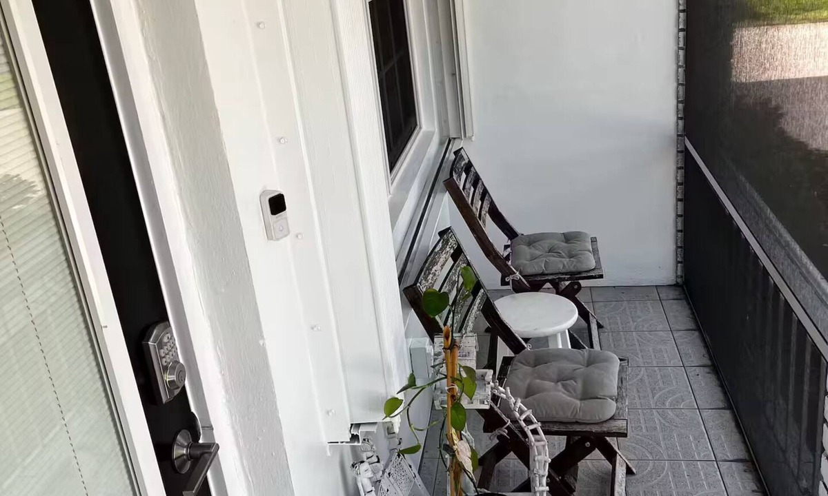 Pompano Beach House | Remodeled Sleeps 12/3BR/3BA Hot Tub/Forest View