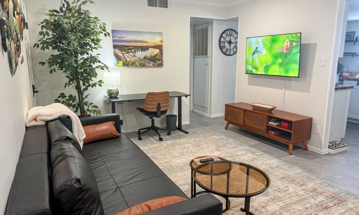 St. Edwards Condo | Remodeled SoCo Home Near Downtown