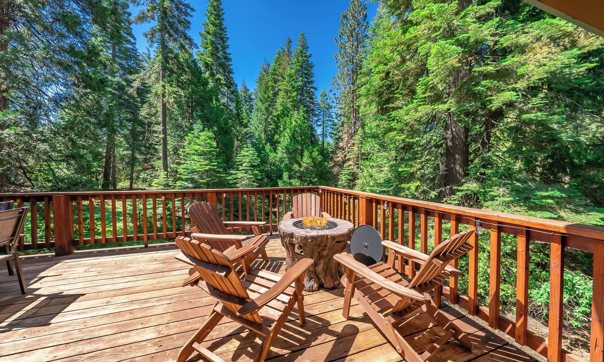 Granite Ridge Cabin | Remodeled Spacious Cabin