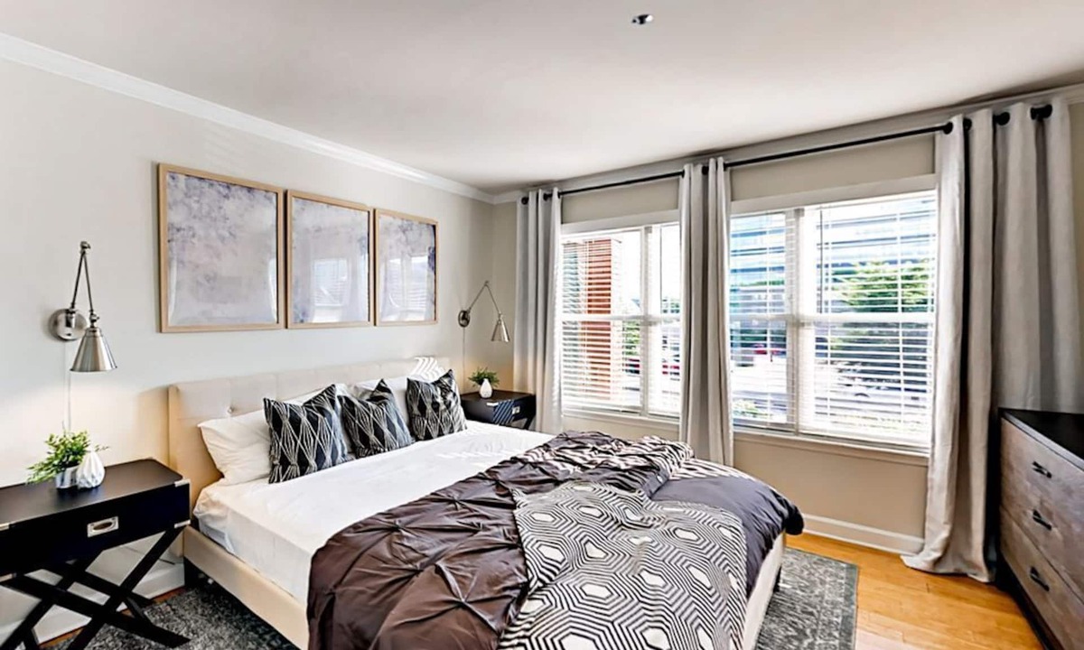 Academy Square Condo | REMODELED & SUPER STYLISH 1BR - DOWNTOWN NASHVILLE