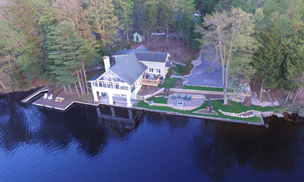 Town of Webb House | REMODELED WATERFRONT ON CHANNEL IN OLD FORGE