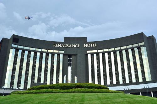 Airport Township Hotel | Renaissance St. Louis Airport Hotel
