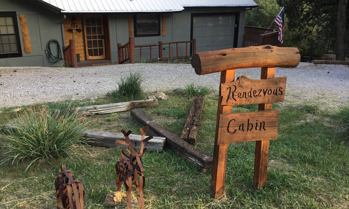 Ruidoso Cabin | Rendezvous Cabin, beautiful updated, one level cabin.