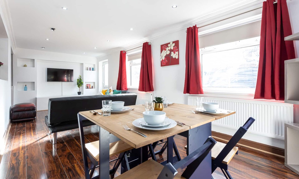 Bolton House | Renfrew House