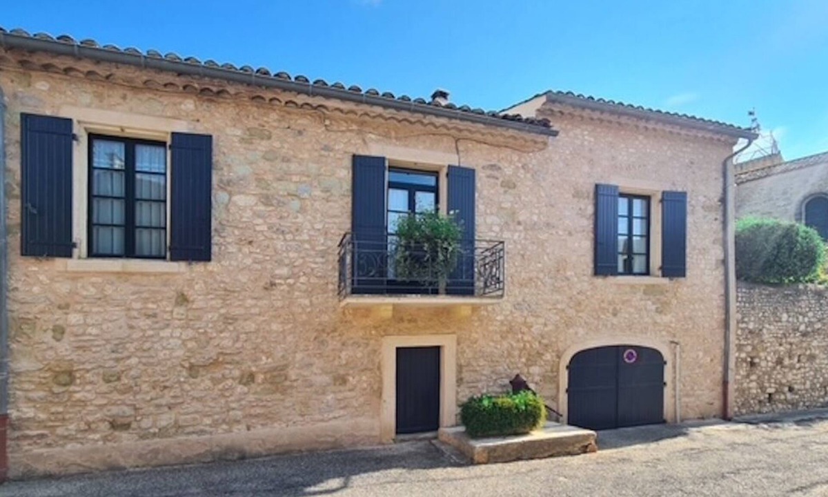 Saint-Victor-des-Oules Villa | Renovated Priory for 8 – Peaceful Escape in Southern France