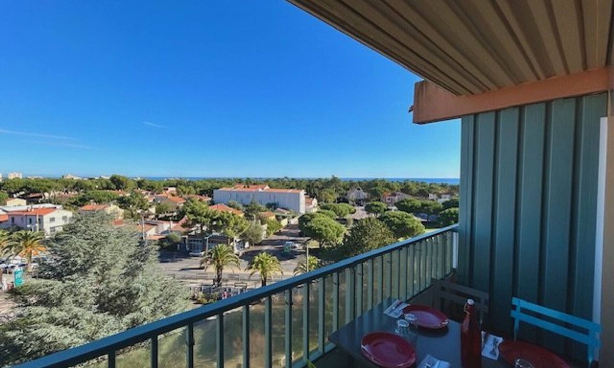 Argeles Plage Apartment | Renovated 1-bed apartment, near beach, secure parking
