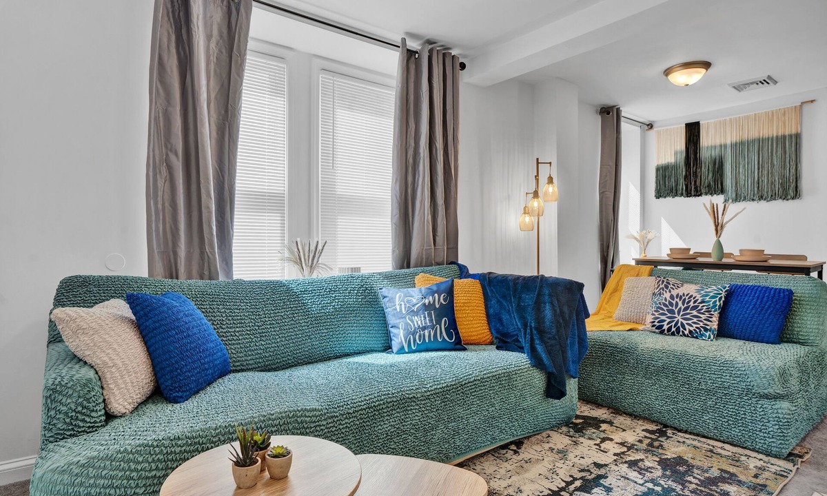 Germantown Apartment | Renovated 2BR in Germantown