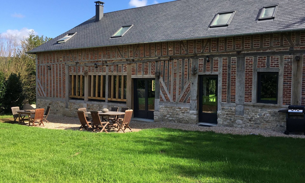 Tourville-en-Auge House | Renovated and decorated Norman wine press