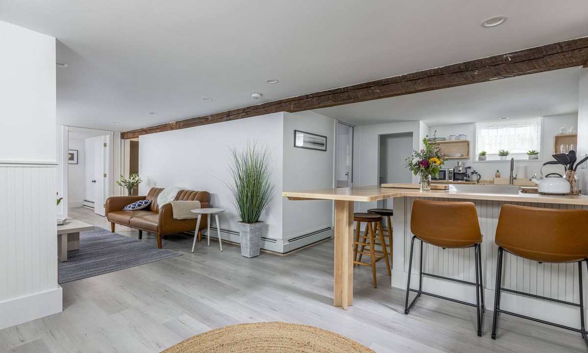 Willard Apartment | Renovated Apartment in Willard Square Area of South Portland, Maine.