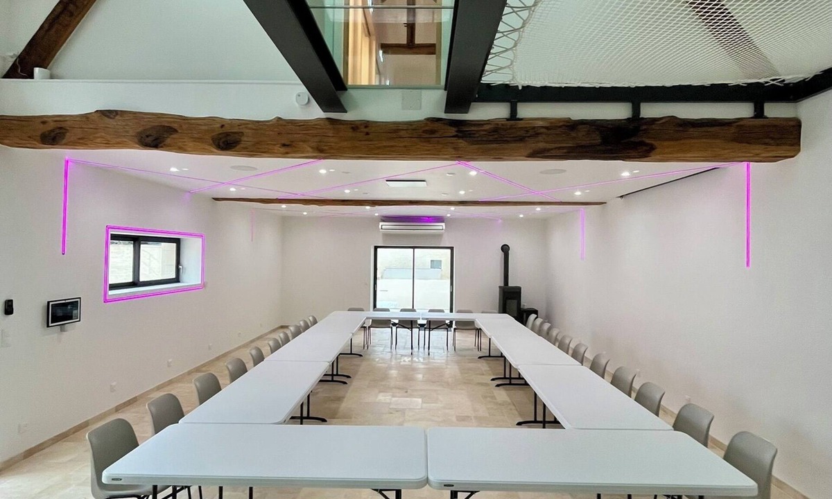 Leglantiers House | Renovated barn loft for 15 people with reception room for 80 people and large SPA