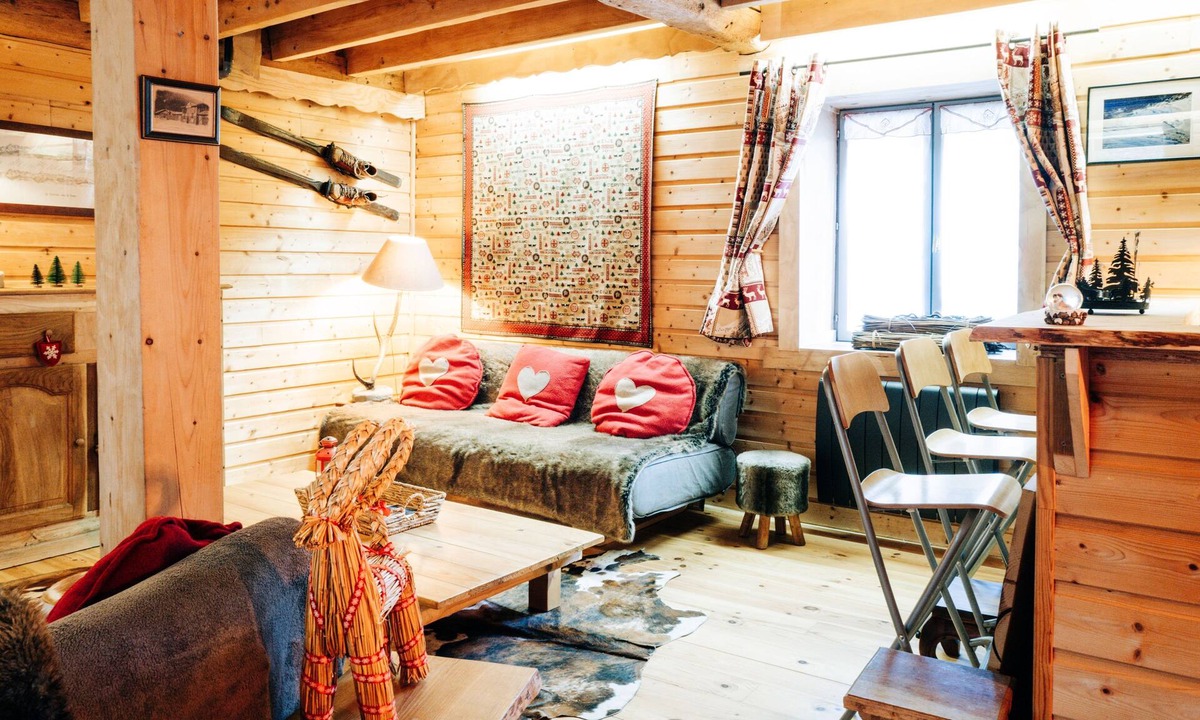 Cauterets House | Renovated chalet-style sheepfold at the entrance to the village of Cauterets