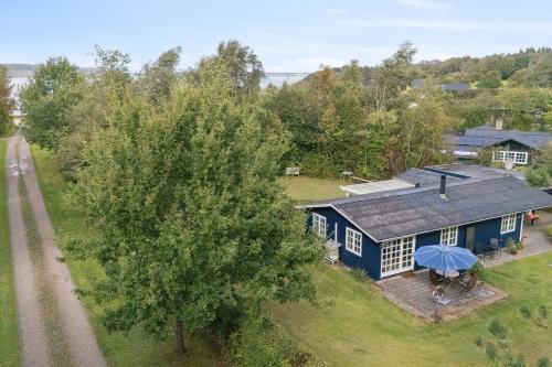 Ronbjerg House | Renovated Classic Cottage Close To Beach
