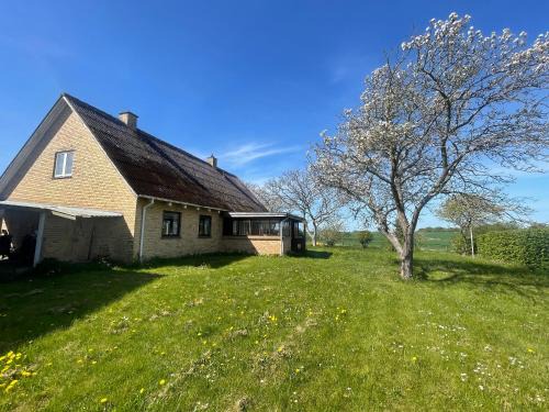 Bandholm Villa | Renovated Country Home 50 M From The Sea