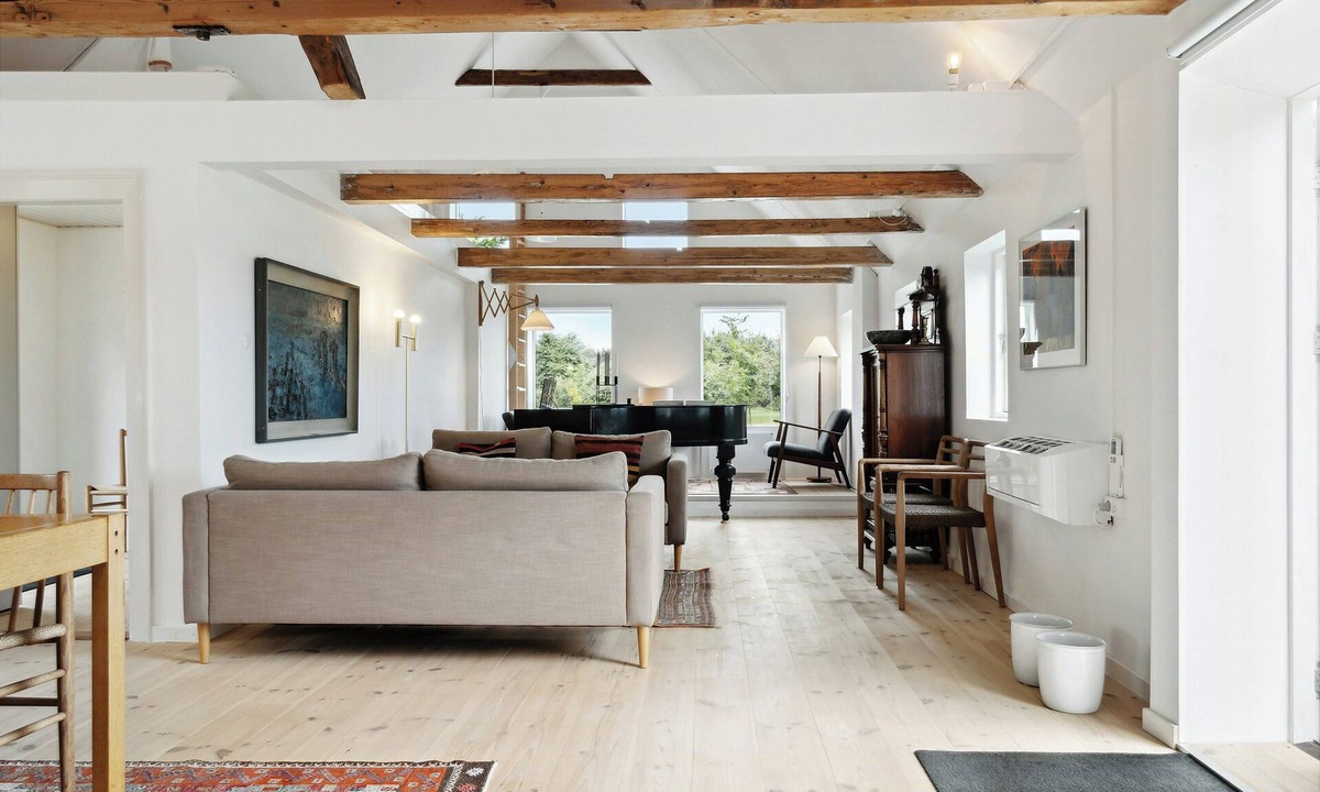 Nøreng House | Renovated estate with private beach
