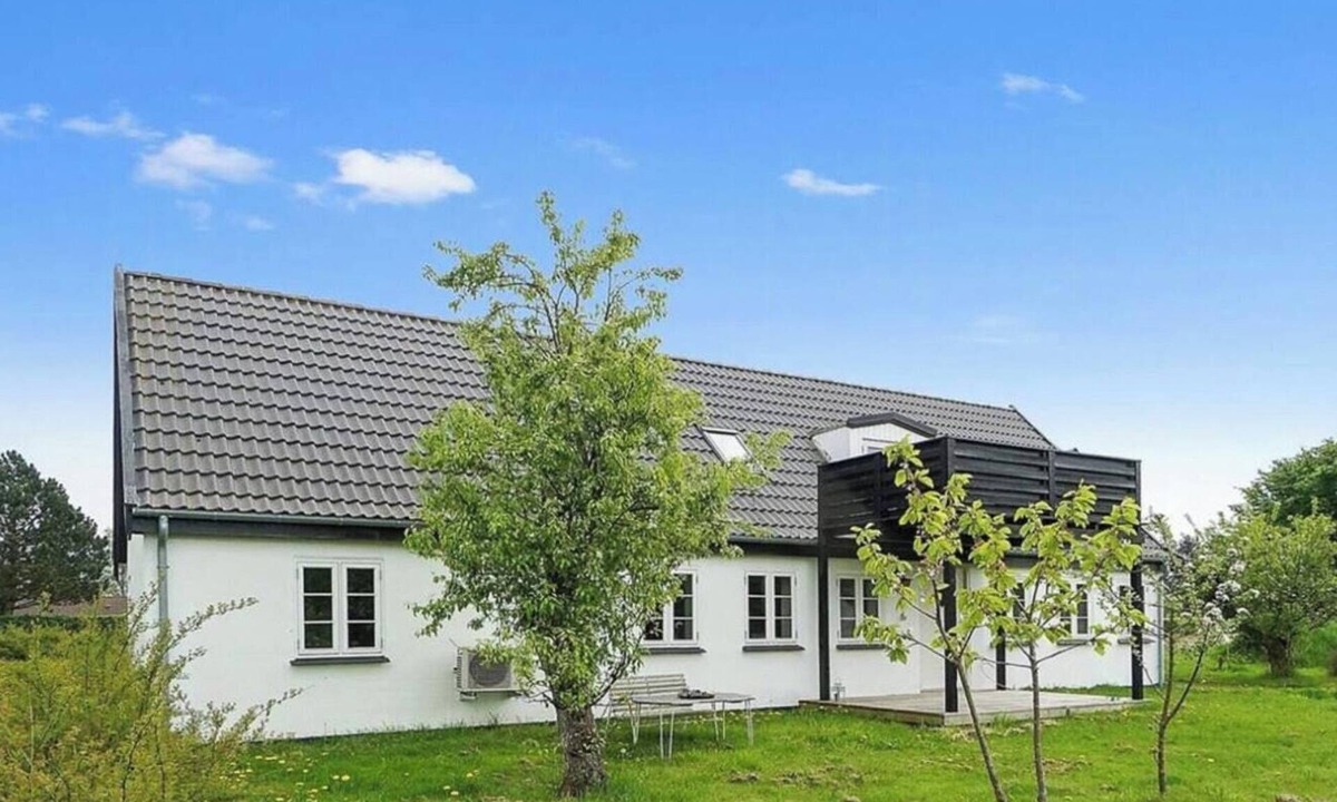 Stege House | Renovated farmhouse by the beach on Møn