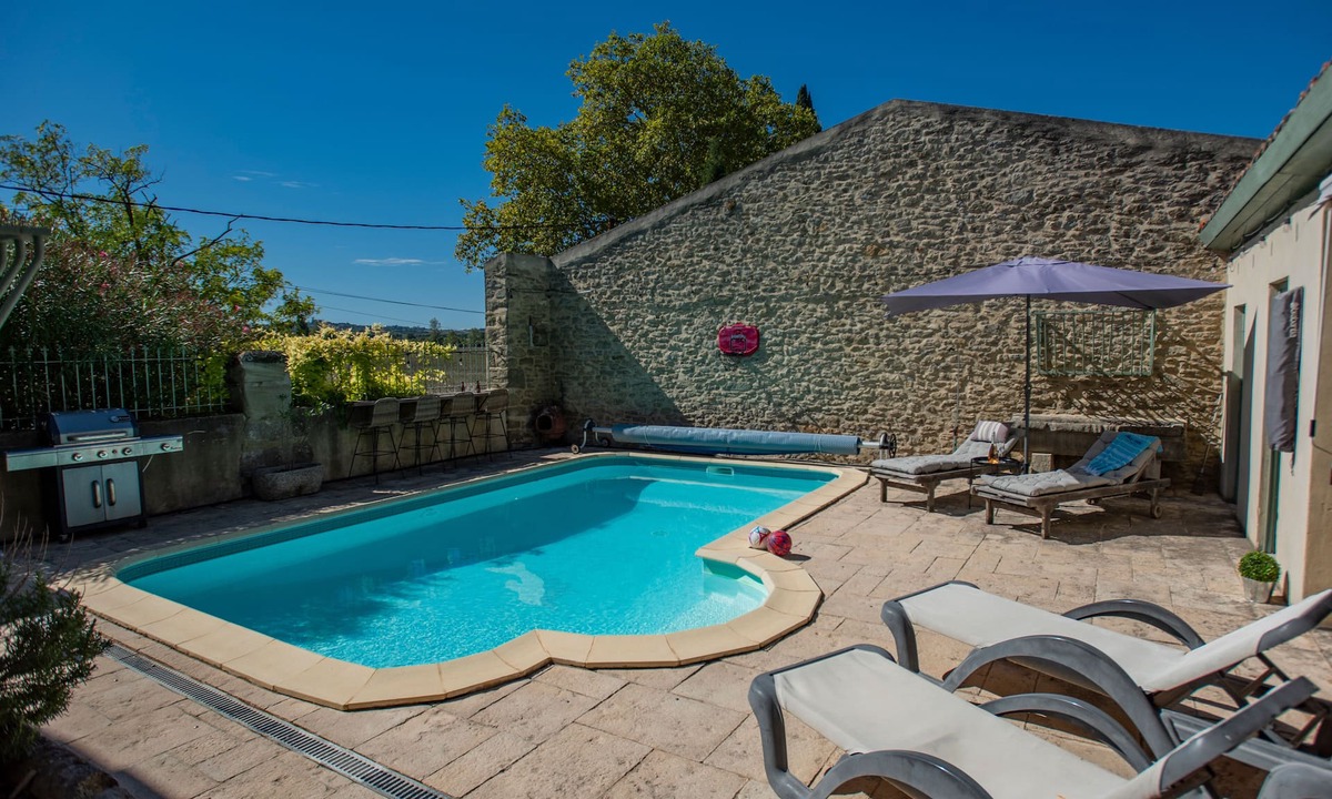 Montreal House | Renovated farmhouse with private pool