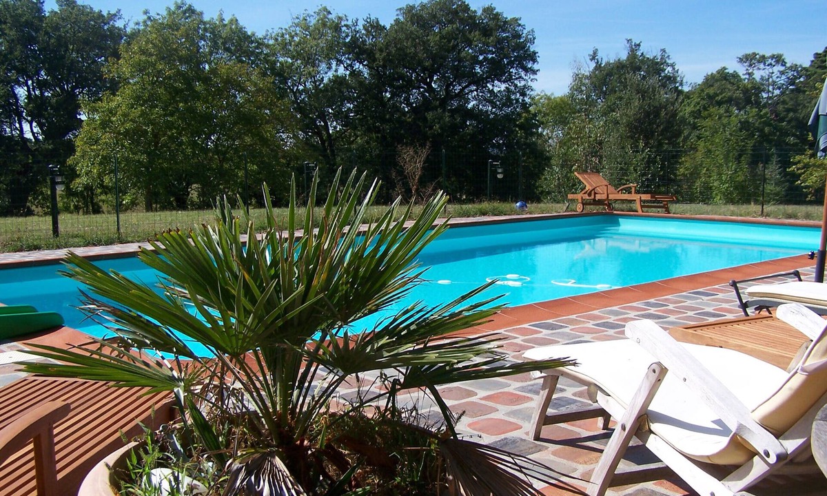 Vaudreuille Cottage | Renovated former farm house, charming, with a pool, park and private garden