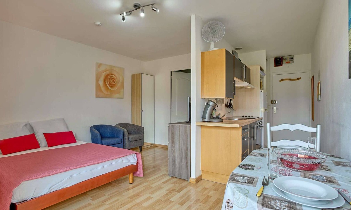 Barbotan-les-Thermes Apartment | Renovated studio for 2, near Lake Uby, pets allowed, parking