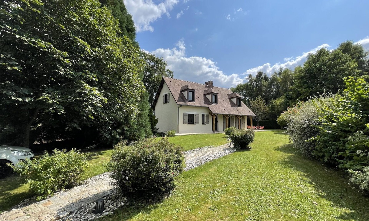 Le Mont-Saint-Adrien House | Renovated country property with fireplace, near forest