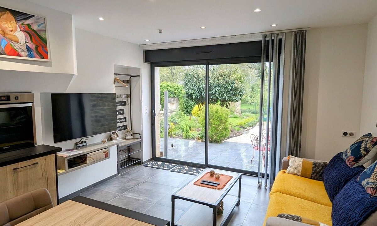 Pierrefitte-sur-Aire Cottage | Renovated apartment with sunny terrace and parking in Pierrefitte-sur-Aire