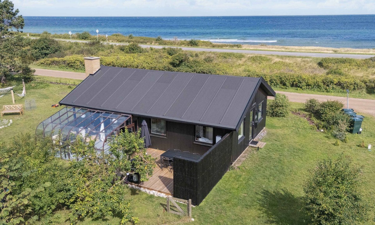 Sjllands Odde House | Renovated holiday home sea view 50m to beach