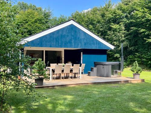 Ansager House | Renovated Holiday Home By Kvie Lake