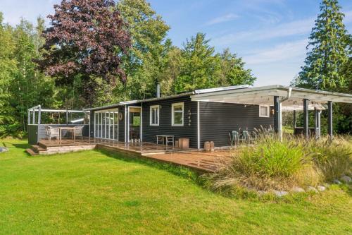 Hojslev House | Renovated Holiday Home Near Water And Nature