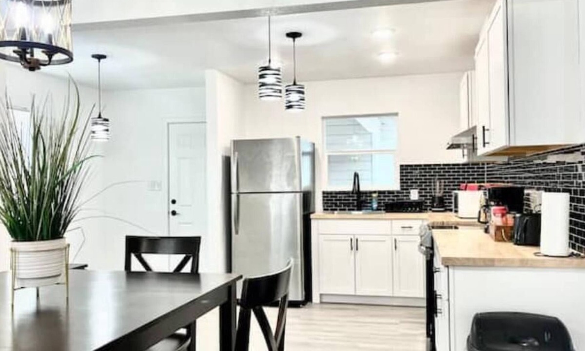 Northwest Los Angeles Heights House | Renovated home & private suite