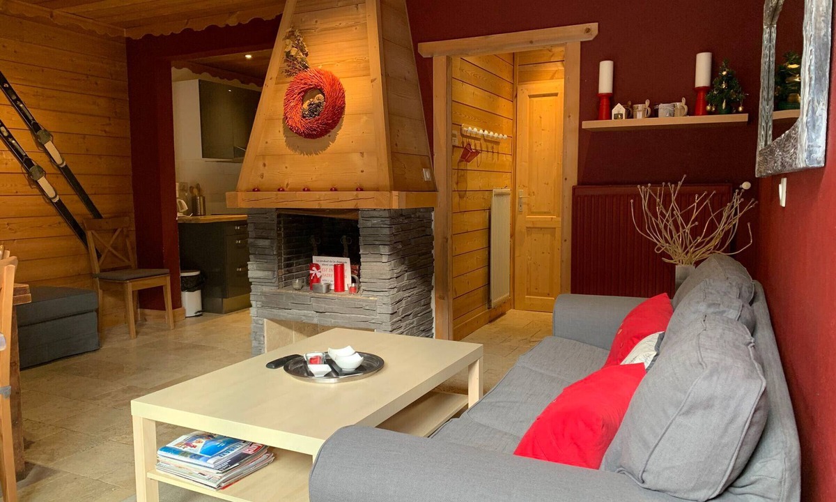 Pra Loup Ski Chalet | Renovated house, 6 people, near slopes, Pra Loup, parking