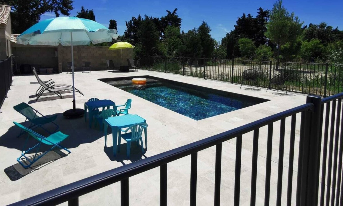 Pujaut House | Renovated independent studio, swimming pool, 10min Avignon
