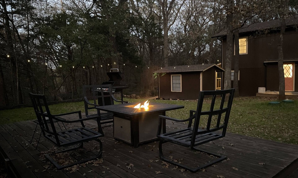 Gordonville Cabin | Renovated Lake Texoma Cabin · Glamping · Boat Parking · Nature Views · 1Hr DFW