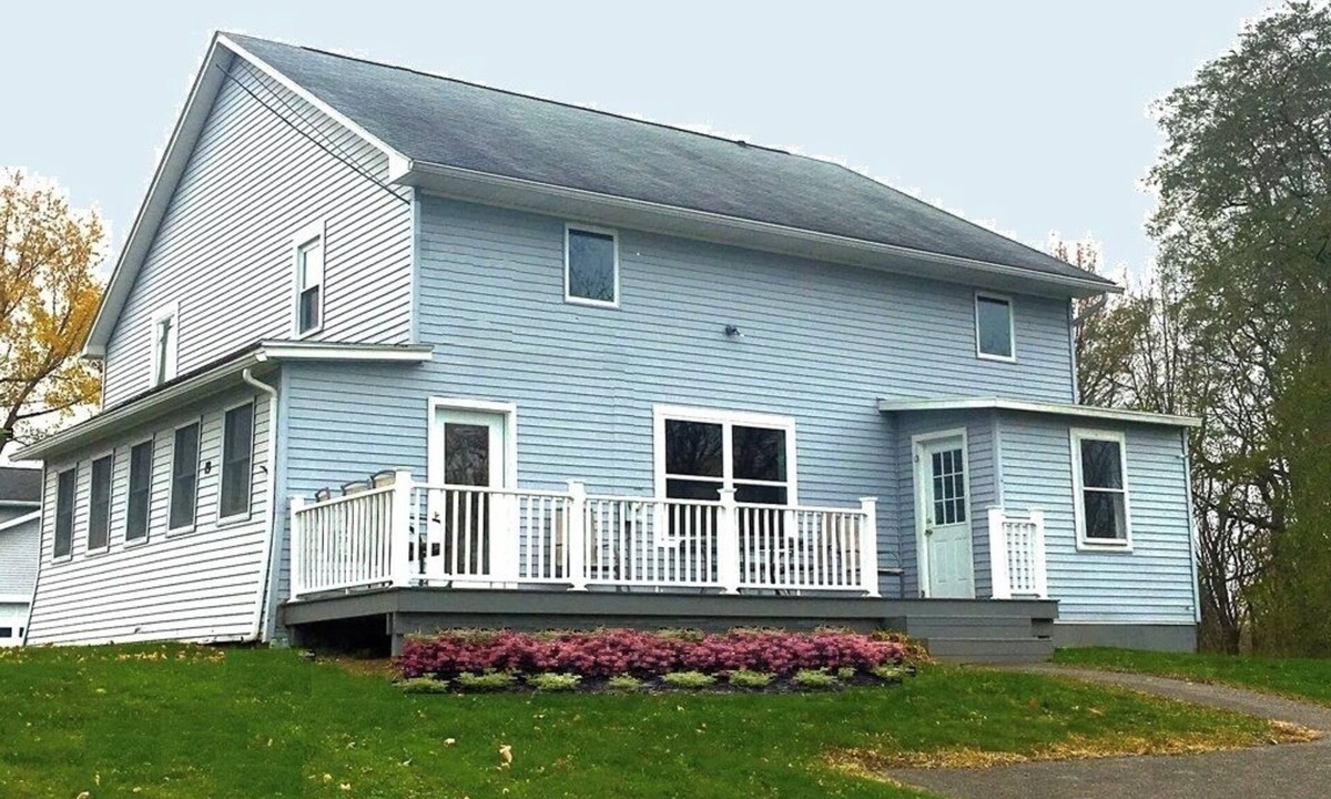Fancher House | Renovated Lakeview Farmhouse - The Cottages At Troutburg Resort Community