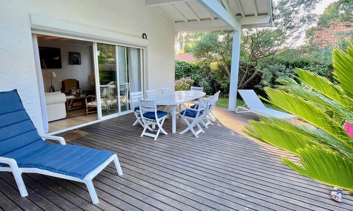 Le Canon House | Renovated Landaiser house with great terraces and garden, central + close to the beach