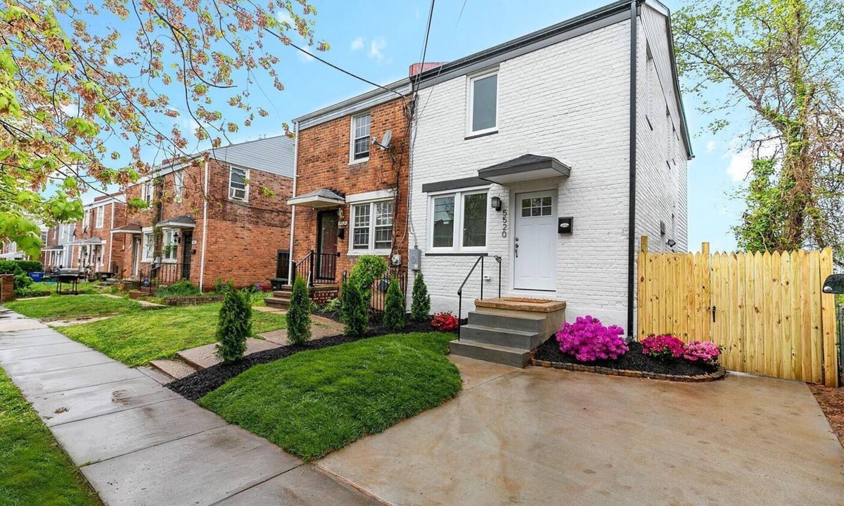 Capitol View House | Renovated Large Home
