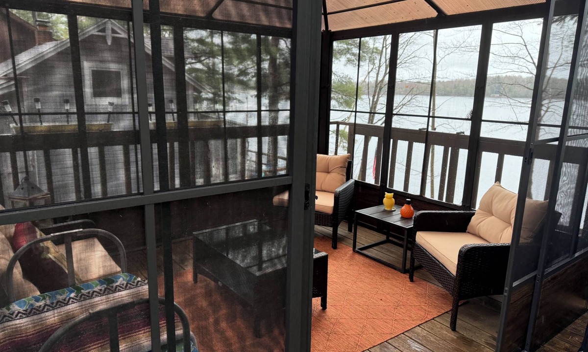 Tupper Lake Cottage | Renovated Little Wolf Winter Special-book 3, get 1 night free, lakefront!