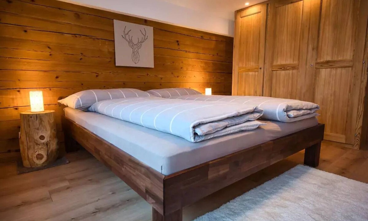 Grindelwald Ski Chalet | Renovated, modern furnished vacation apartment - quiet location