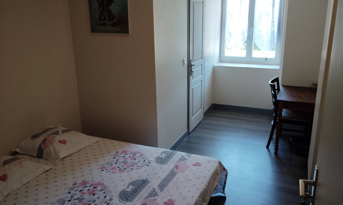 Lepin-le-Lac Bed & Breakfast | Renovated period coach house 15 minutes from the beach at Lac d'Aiguebelle Savoie.