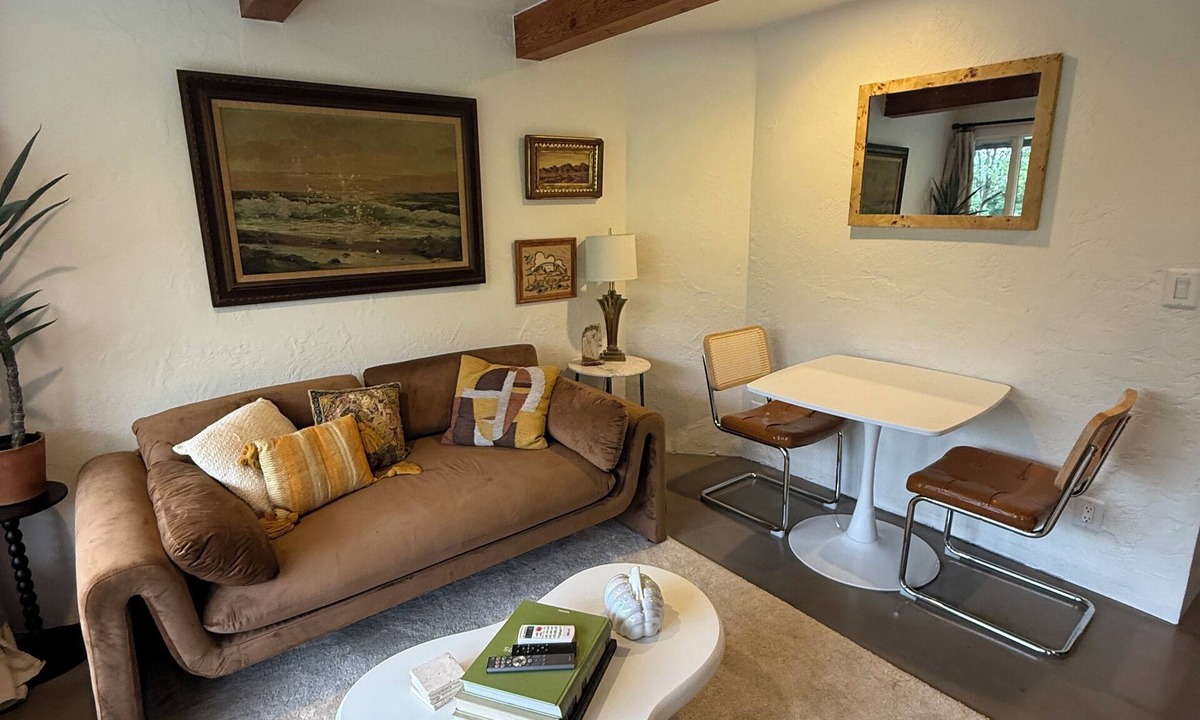 Hollywood Hills House | RENOVATED private, quiet one-bed in the Hollywood Hills - views and parking!