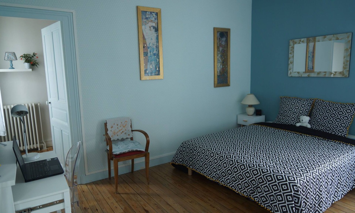 Saint-Serge Apartment | Renovated & private studio 30m² with terrace in old charming house