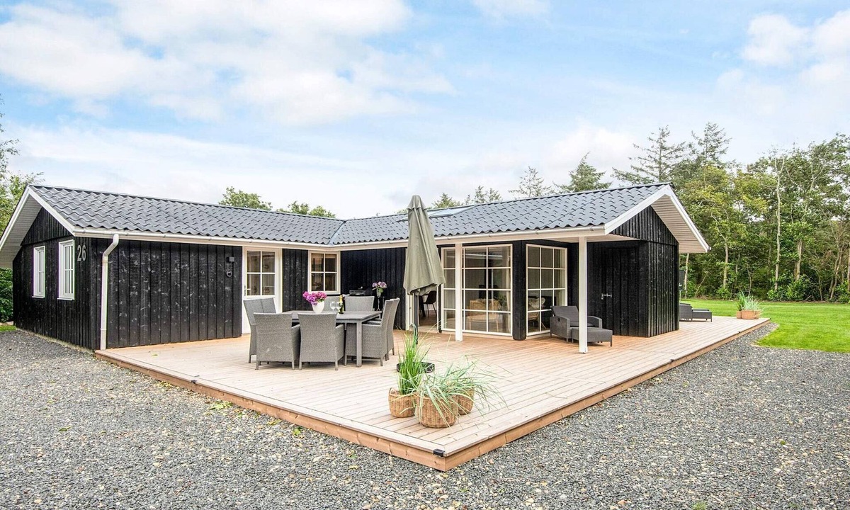 Henne House | Renovated Retreat with Pool