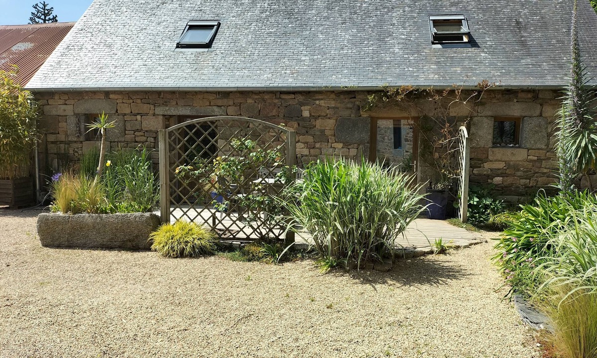 Plouzelambre House | Renovated stone house, Plouzelambre, Côtes d'Armor